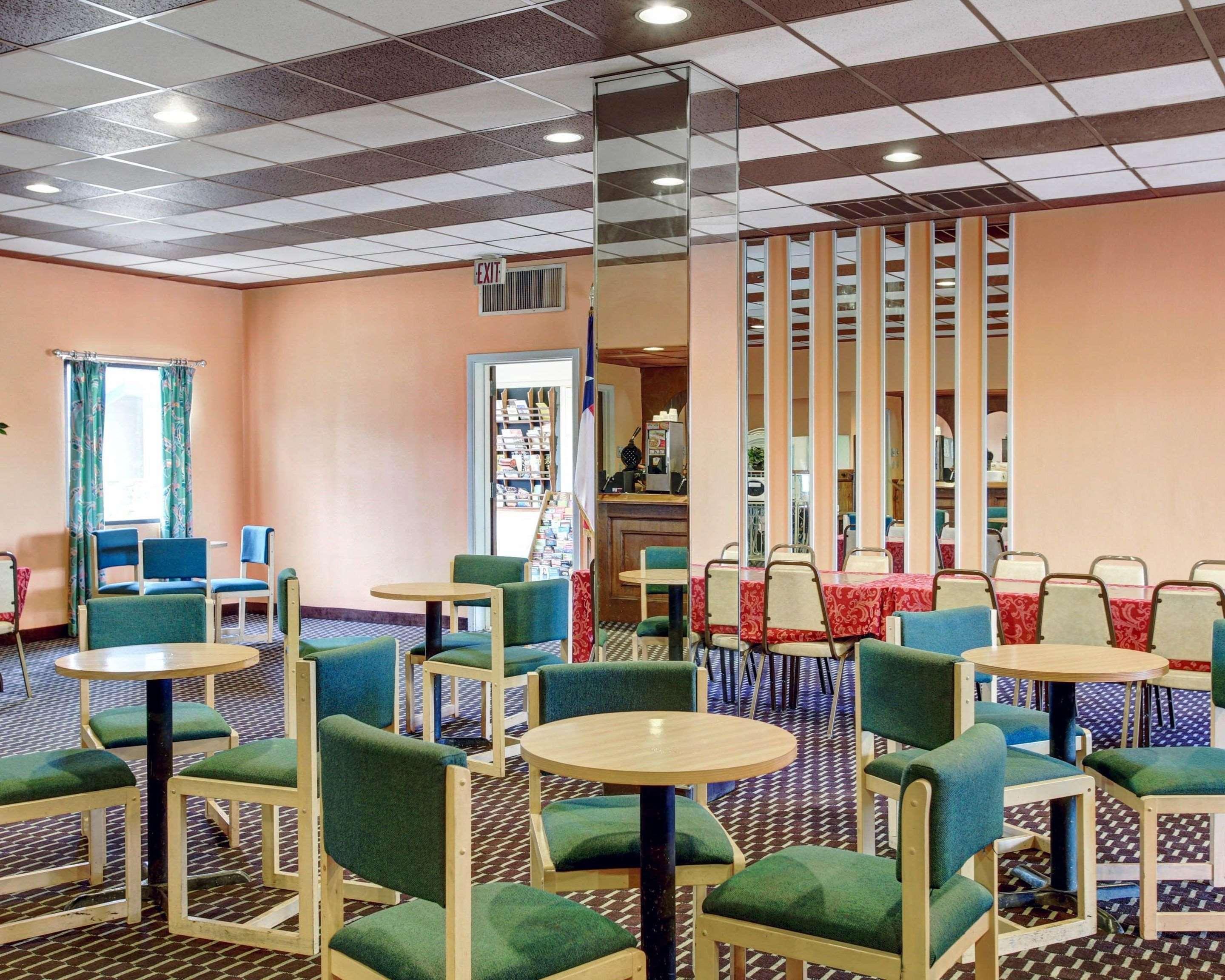 Rodeway Inn New Braunfels Bagian luar foto