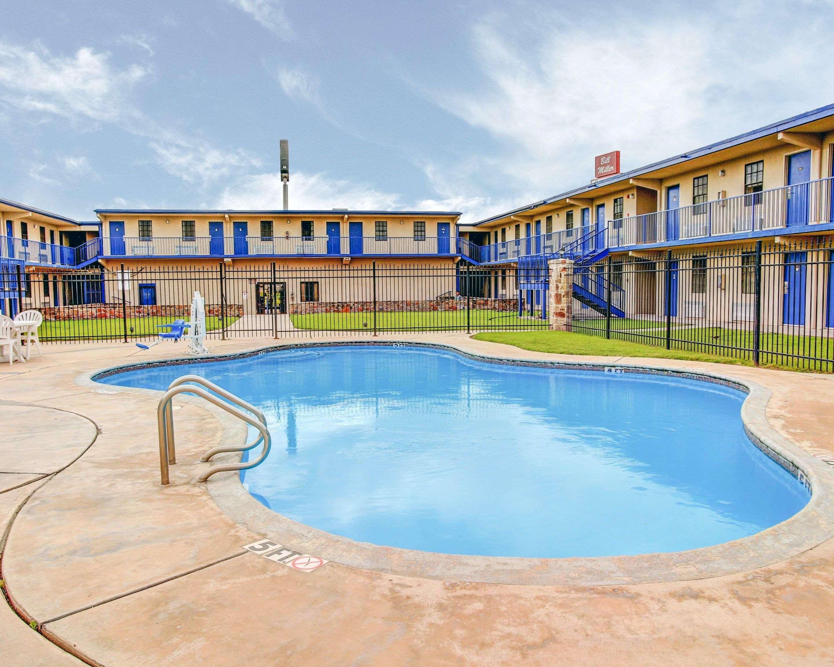 Rodeway Inn New Braunfels Bagian luar foto